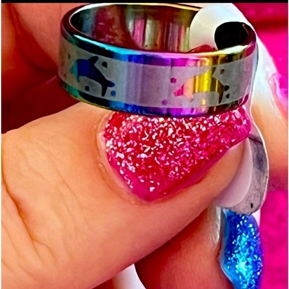 NWT Beautiful Stainless Steel Iridescent Rainbow Dolphin Ring Sz 8.5 - Picture 3 of 6